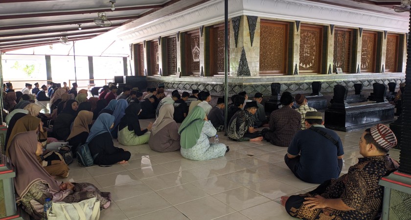 ZIARAH WALI 8 & YOGYAKARTA 2024
