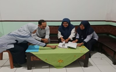 KEGIATAN PENYAMPAIAN LAPORAN KEUANGAN PADA KOMITE MADRASAH